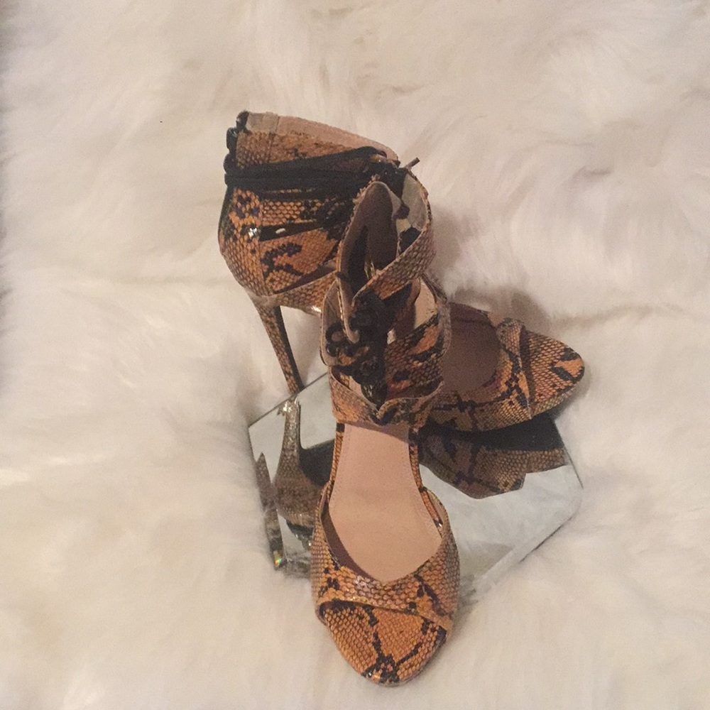 ✨SHOEDAZZEL ✨SNAKE PRINT STILETTO HEELED SANDALS ✨